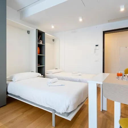 Twelve12 - Universita & Stazione Aparment * Bari
